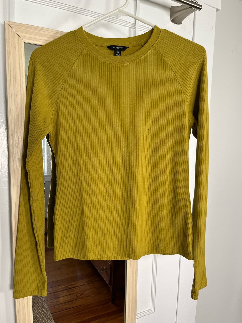 Banana Republic Small Brushed Ribbed Long Sleeve Crewneck Top - Green